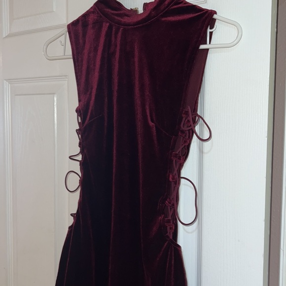 Burgundy velvet mini dress - Picture 2 of 2